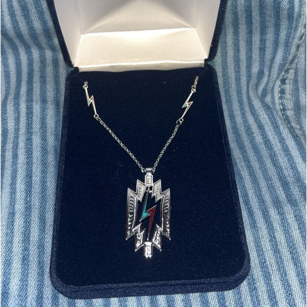 Montana Silversmith set please note earrings are reversible not two pairs.